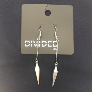 NWT H&M Divided metal spike earrings